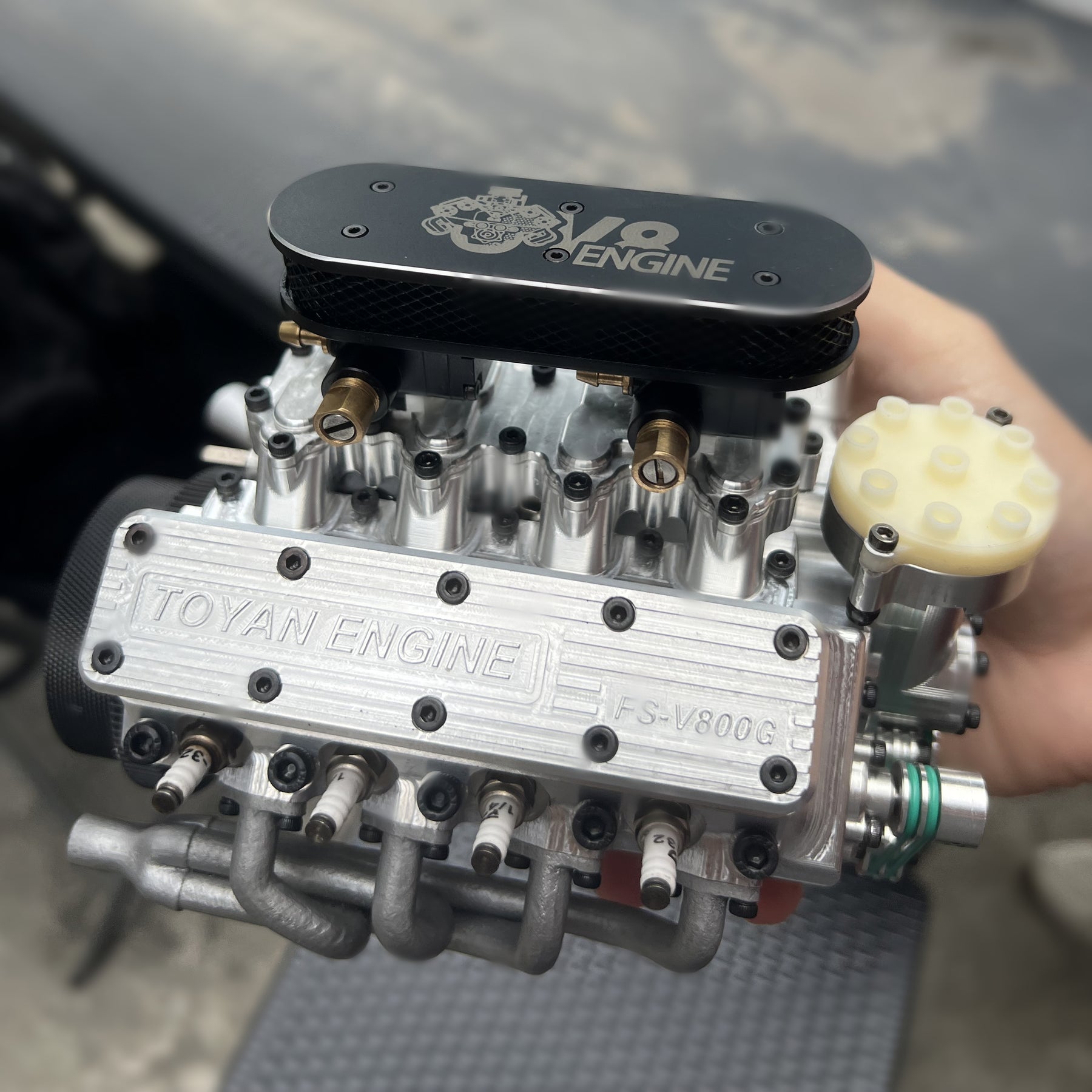 $799 Gasoline-only TOYAN V8 Engine | EngineDIY